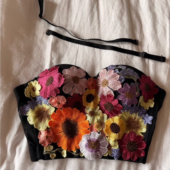 Lulu’s Floral Embroidered Black Crop Corset Top - Picture 4 of 4